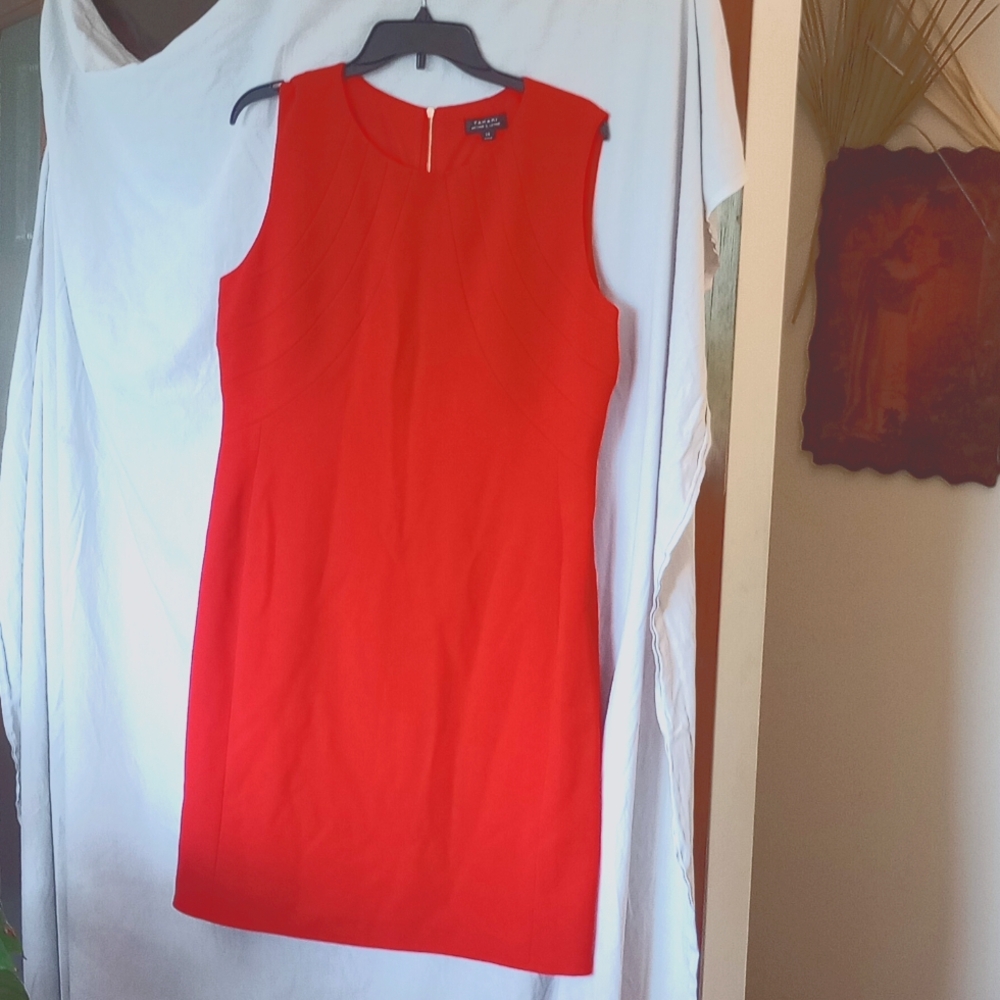 Tahari Red Dress Sleeveless lined
